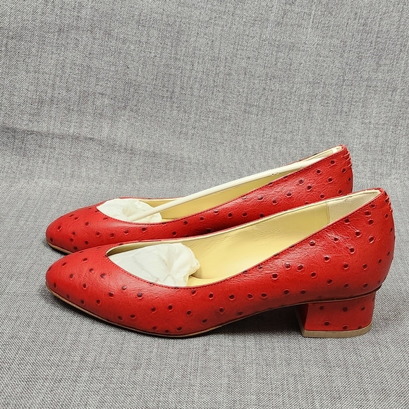 Sarah Flint Laurel 30 Cherry Ostrich Embossed Calf Pumps. 7.5 - Picture 2 of 11